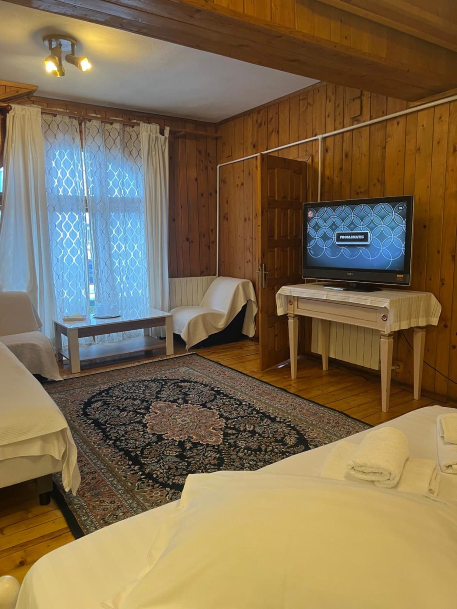 Rem'S Pension Râşnov Exterior photo