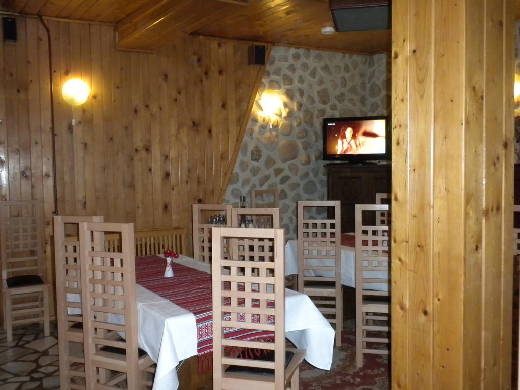 Rem'S Pension Râşnov Exterior photo